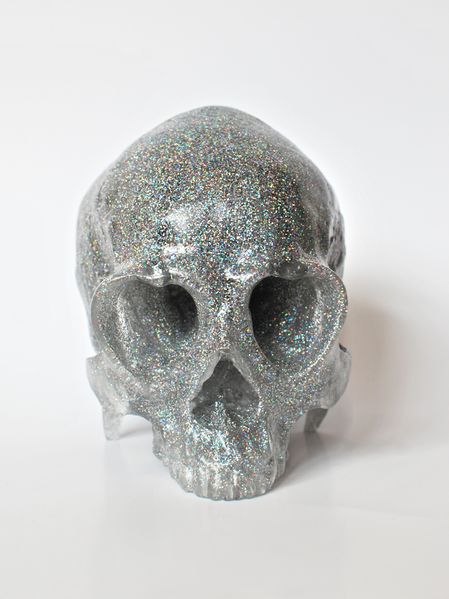 File:HeartSkullGlitterSilver.jpg