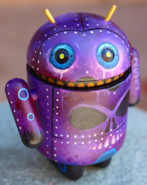 File:Customandroidpurple-colorchemist.jpg