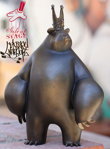 File:Pandaking-bronze.jpg
