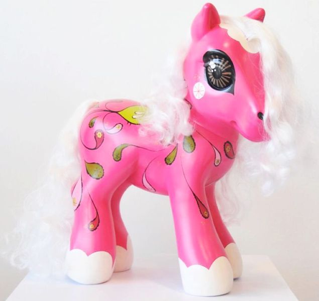 File:Theponyproject-juliew.jpg