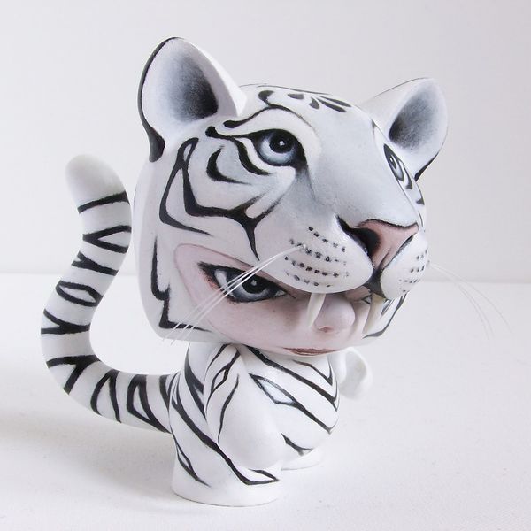 File:StuartHarris 201412 WhiteTiger CollectAndDisplay.jpg