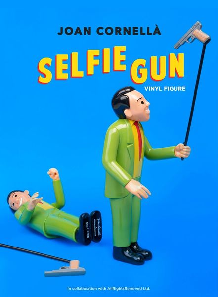 File:SelfieGun.jpg