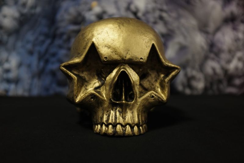 File:StarSkullAntiqueGold.jpg