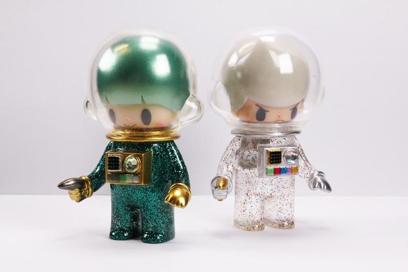 File:Astronaught-glitter.jpg