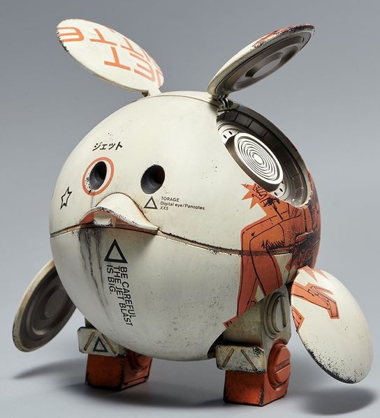 File:BigSquaro AshleyWood Bandai-2.jpg