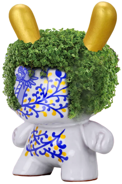 File:Kidrobot ChristinaRavenna White ChiaDunny.png