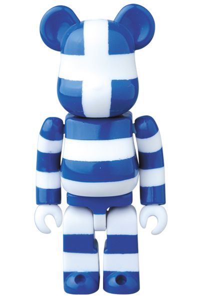 File:Bearbrick-S33-flag.jpg