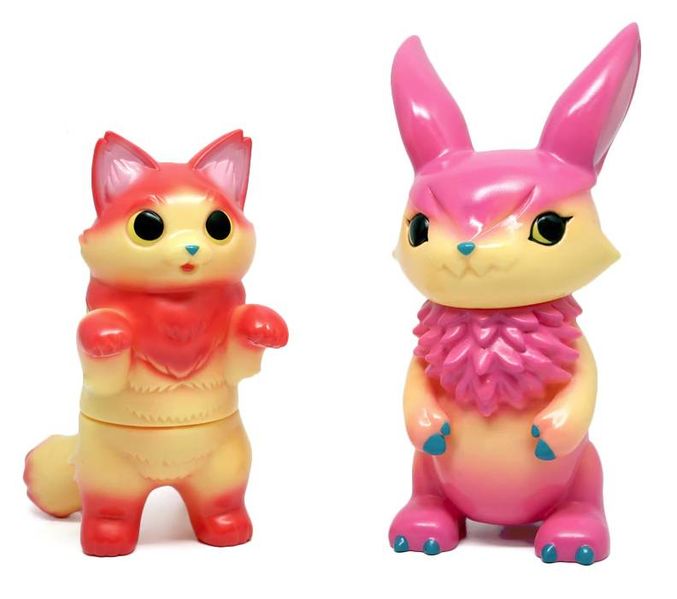File:Fluffy-negora-apple-pie-x-mimira-raspberry-pie-set.jpg