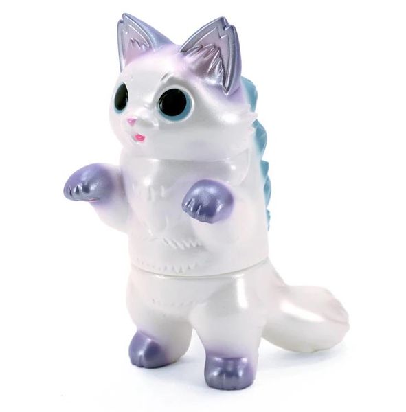 File:Fluffynegora-pearlwhite.jpg