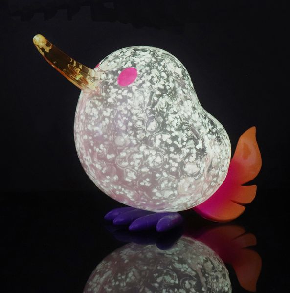 File:Kewii-pinkflakeglow.jpeg