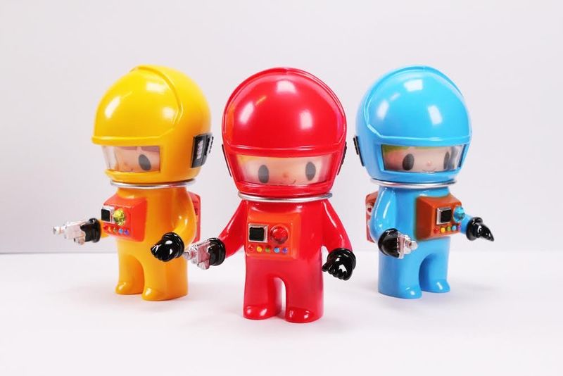 File:Spacemodemanredblueyellow.jpg