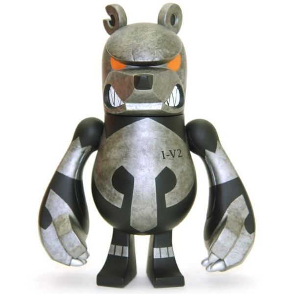 File:Knucklebear5-iron.jpg