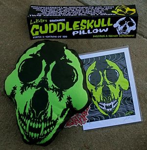 Cuddleskull.jpg