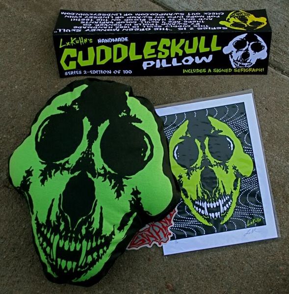 File:Cuddleskull.jpg