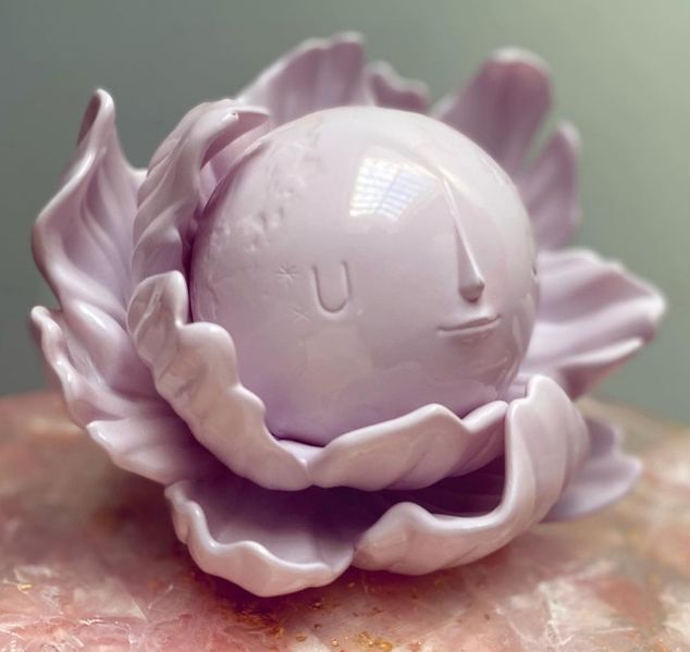File:Moonflower-lavender.jpeg