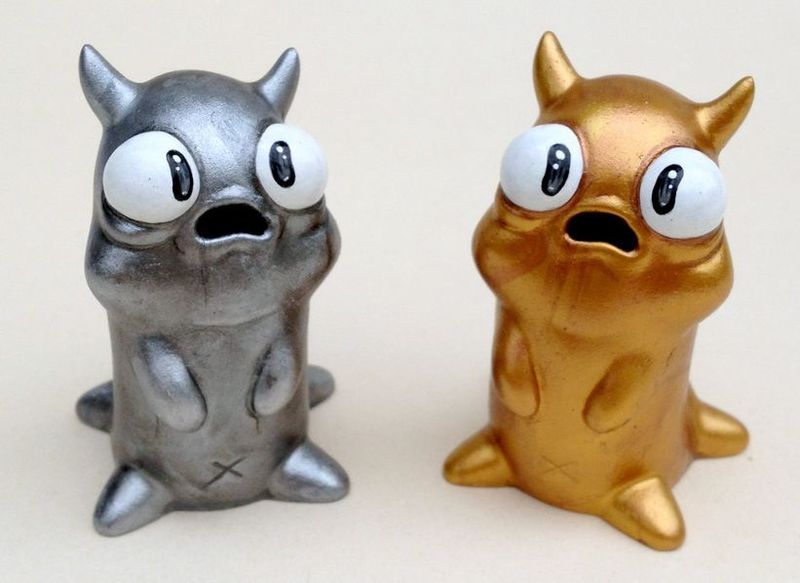 File:Caterpup-silvergold.jpg