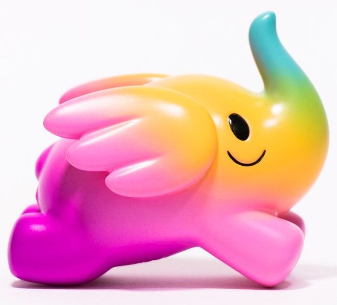 File:Jumpingelfie-rainbow.jpg