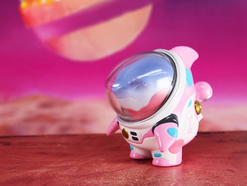 File:Spacepilot-candyplanets.jpg