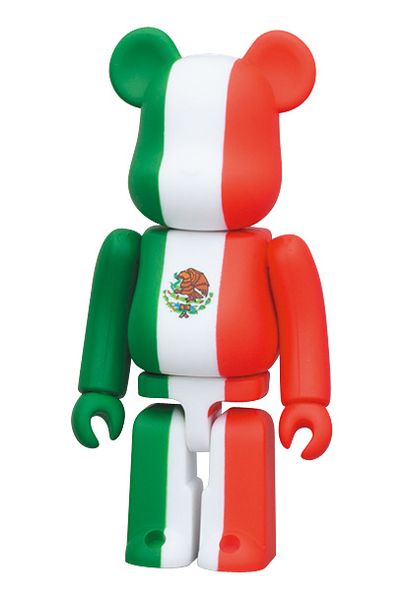 File:Bearbrick-s21-flag.jpg