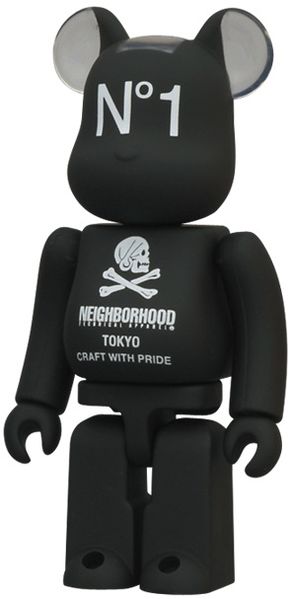 File:Bearbrick-s24-Neighbourhood.jpg