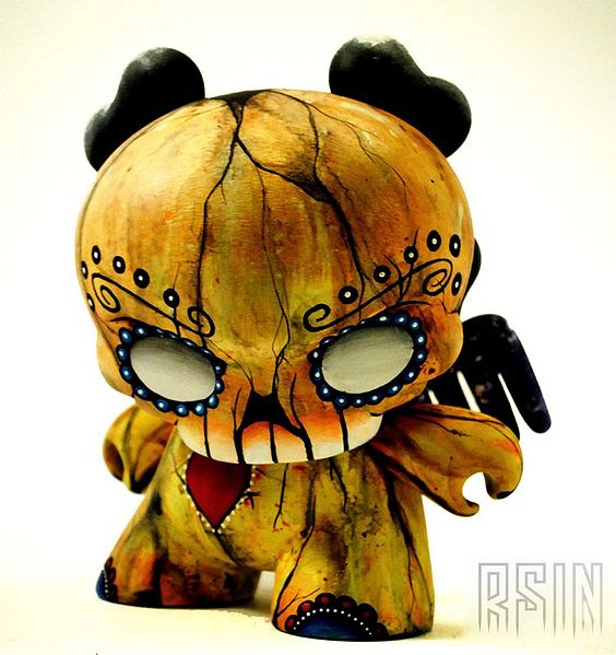 File:Rsin-skullhead-dunny.jpg
